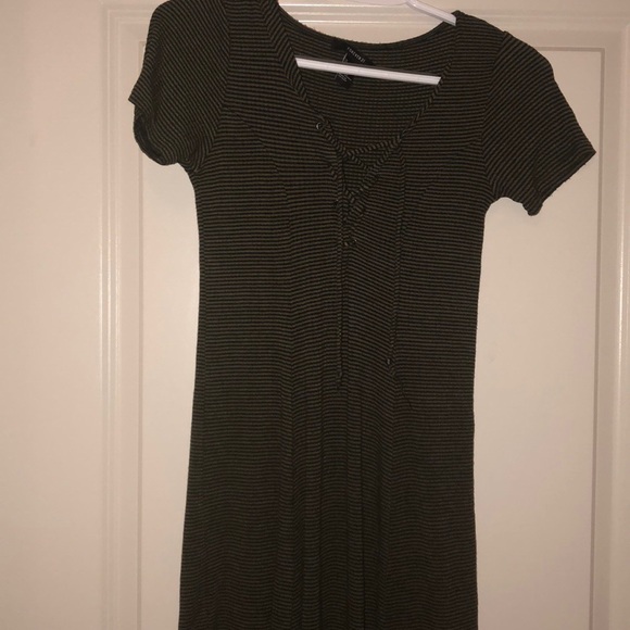 Dress - Picture 2 of 4